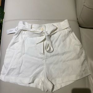 Wilfred high waist white shorts